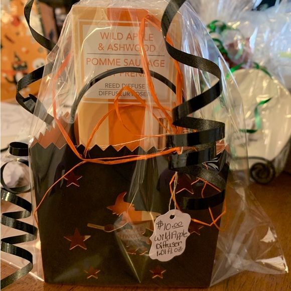 Wild apple & ash reed diffuser with metal witch tea-light holder gift set NWT - Picture 2 of 9